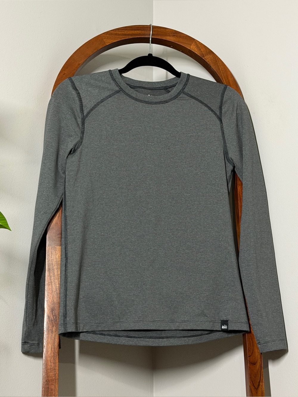REI CoOp Kids XL Gray Long Sleeve Base Layer Shirt